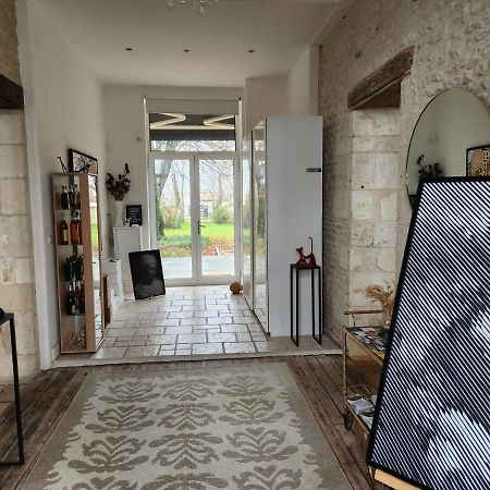 Soiree Decouverte Laurenza Bed and Breakfast Saint-Jean-de-Liversay Εξωτερικό φωτογραφία